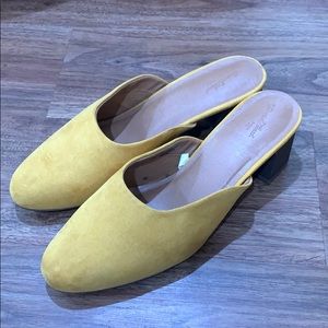 NEW universal thread yellow mules
